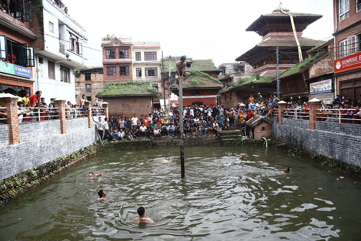 https://www.setopati.com/uploads/shares/2020/sujita/jatra khokana/jatra aaja (1).jpg